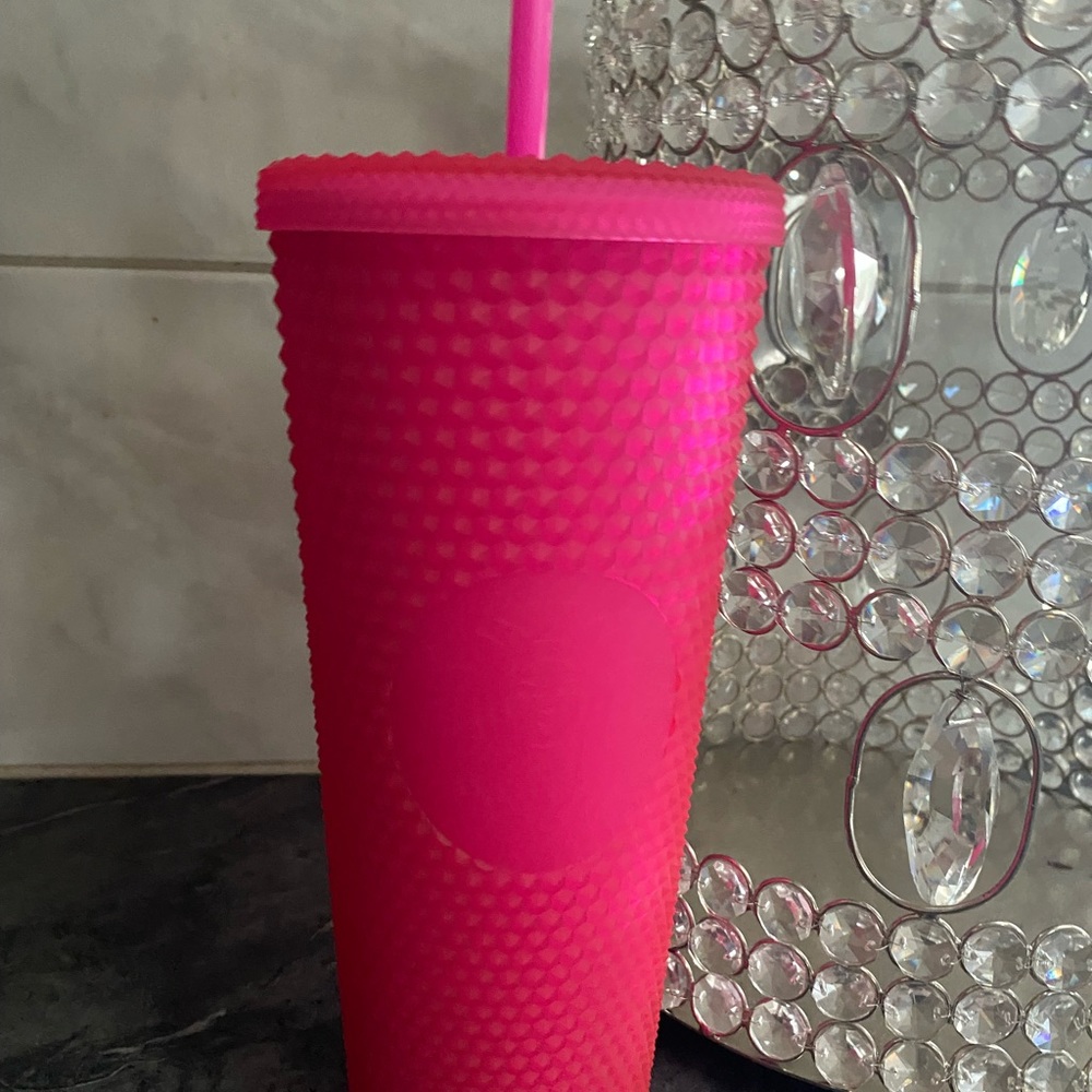 Hot pink 2021 brand new Starbucks 24oz cup